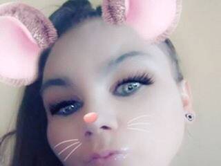 에로틱 한 영상 채팅 sarablackwell