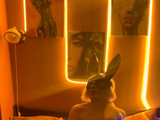 에로틱 한 영상 채팅 ChristineBlack