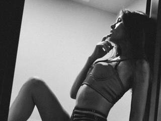 에로틱 한 영상 채팅 comedgarson