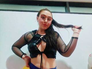 에로틱 한 영상 채팅 Conny-Ass