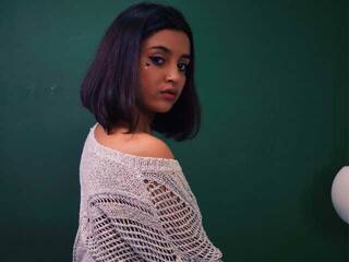 에로틱 한 영상 채팅 CoralineJonez