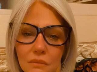 에로틱 한 영상 채팅 CrazyBionda