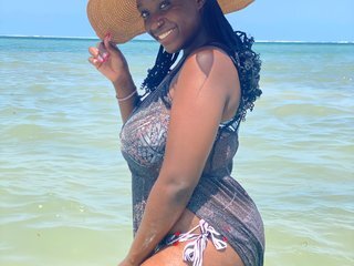 에로틱 한 영상 채팅 Creamybre