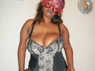 에로틱 한 영상 채팅 CallyCaliente