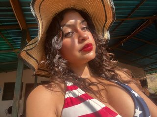 에로틱 한 영상 채팅 CurlyDani