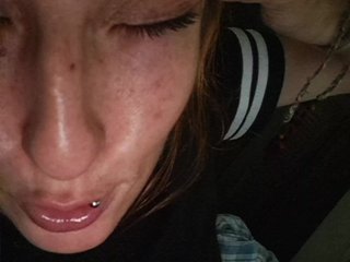 에로틱 한 영상 채팅 CurlyHanna