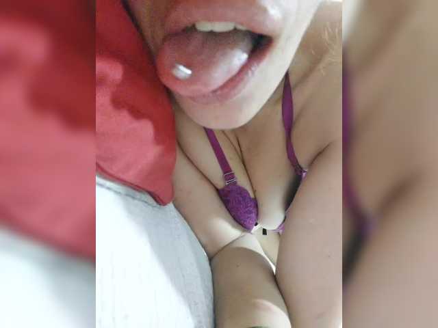 사진 CurlyHanna #horny#pircing#tongue#nipples#perfored#milf#hottest#deeptroat#flexiblity#