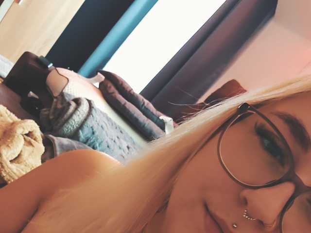 프로필 사진 Curvymelli97