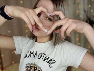 에로틱 한 영상 채팅 CyrilaPuff