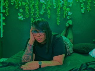 에로틱 한 영상 채팅 DakotaMyerss