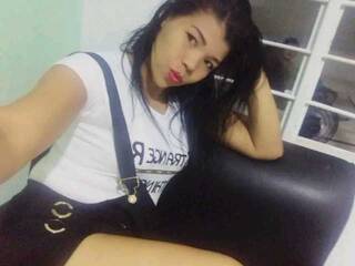 에로틱 한 영상 채팅 Daniela-sex1