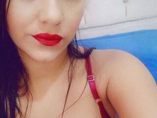 에로틱 한 영상 채팅 DANIELA-SQUIR