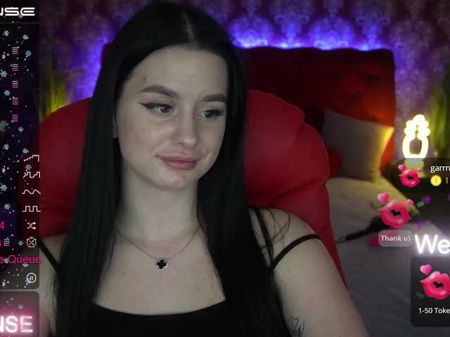 방송 스크린 샷 DaniraFlores