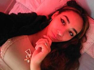 에로틱 한 영상 채팅 danni-gomez