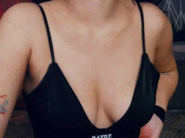 방송 스크린 샷 DaphneMoss