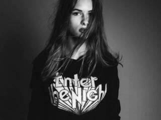 에로틱 한 영상 채팅 darinali