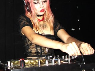 에로틱 한 영상 채팅 djputridangel