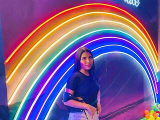 에로틱 한 영상 채팅 darlacampbell