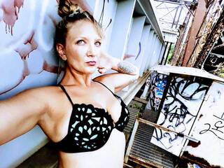 에로틱 한 영상 채팅 debedoes