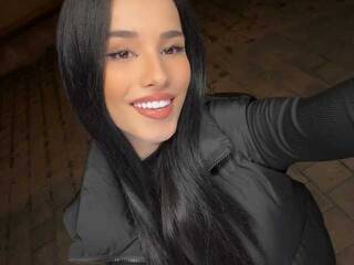 에로틱 한 영상 채팅 DeeaLexa