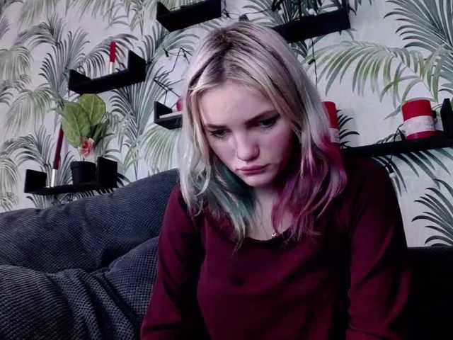 방송 스크린 샷 DellaHolt