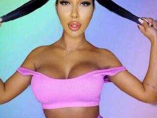 에로틱 한 영상 채팅 Denise-Quinn