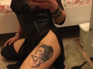 에로틱 한 영상 채팅 DesireeGold