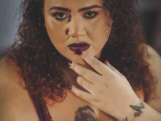 에로틱 한 영상 채팅 DianaTomson