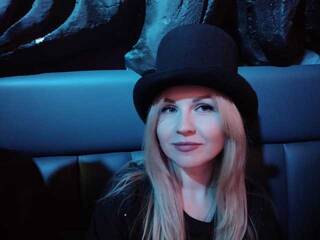 에로틱 한 영상 채팅 Dikyb