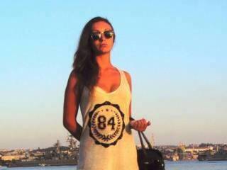 에로틱 한 영상 채팅 dinaenjoy