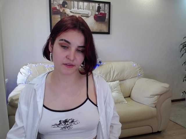 사진 DizzyingCharm Hello guys! Happy see you in my room) Im first day here! Lets chat and have fun together! PVT ON) if you like my smile tip me 33 toks! kisses