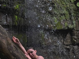 에로틱 한 영상 채팅 DomoniqueEdnie