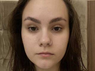 에로틱 한 영상 채팅 DongMcclurkin