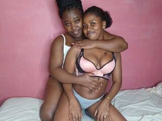 에로틱 한 영상 채팅 EboniesBelle