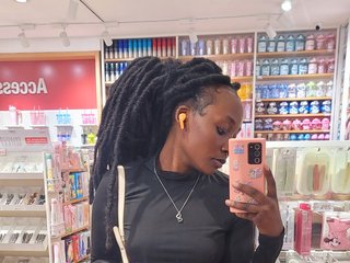 에로틱 한 영상 채팅 Ebonycutelyn