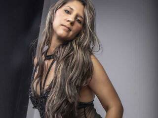 에로틱 한 영상 채팅 Eiimyy-