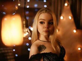 에로틱 한 영상 채팅 Eikaa