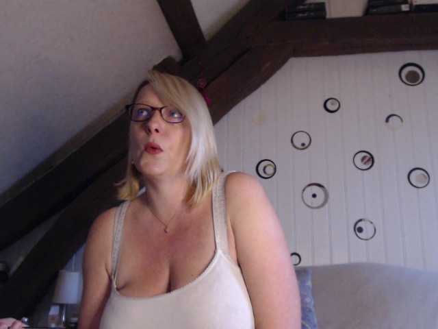 방송 스크린 샷 EleannaRose