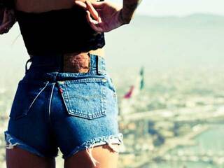 에로틱 한 영상 채팅 ElectraFiery