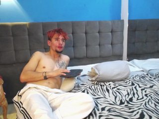 에로틱 한 영상 채팅 EliothViolet