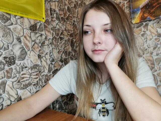 방송 스크린 샷 EllaLaLovely