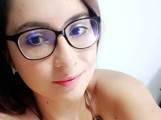 에로틱 한 영상 채팅 Ellarouge