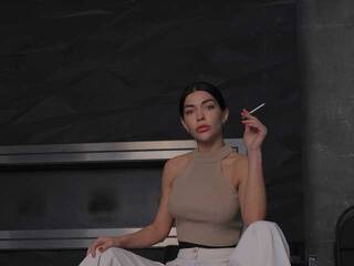 에로틱 한 영상 채팅 EllisMoor