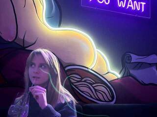 에로틱 한 영상 채팅 EllyKetto