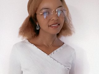 에로틱 한 영상 채팅 ELODIE12