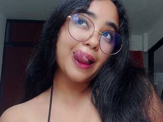 에로틱 한 영상 채팅 ElynDavidson