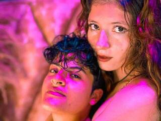 에로틱 한 영상 채팅 MiaAndAlex