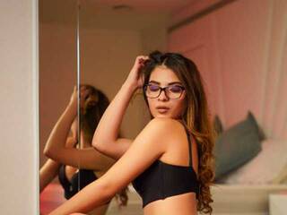 에로틱 한 영상 채팅 Emili-Roose