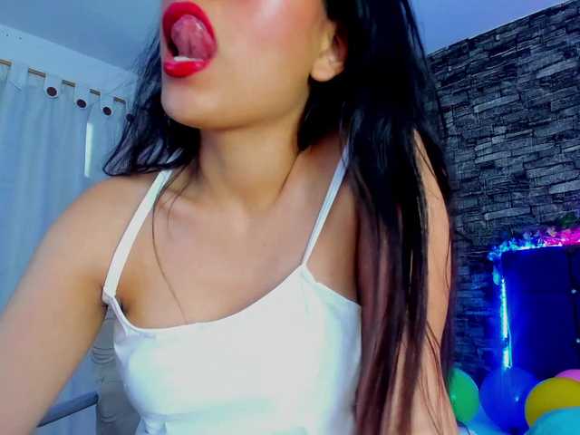 방송 스크린 샷 Emili-Roose