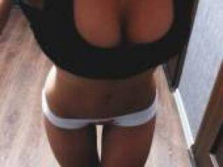 에로틱 한 영상 채팅 emilidoll